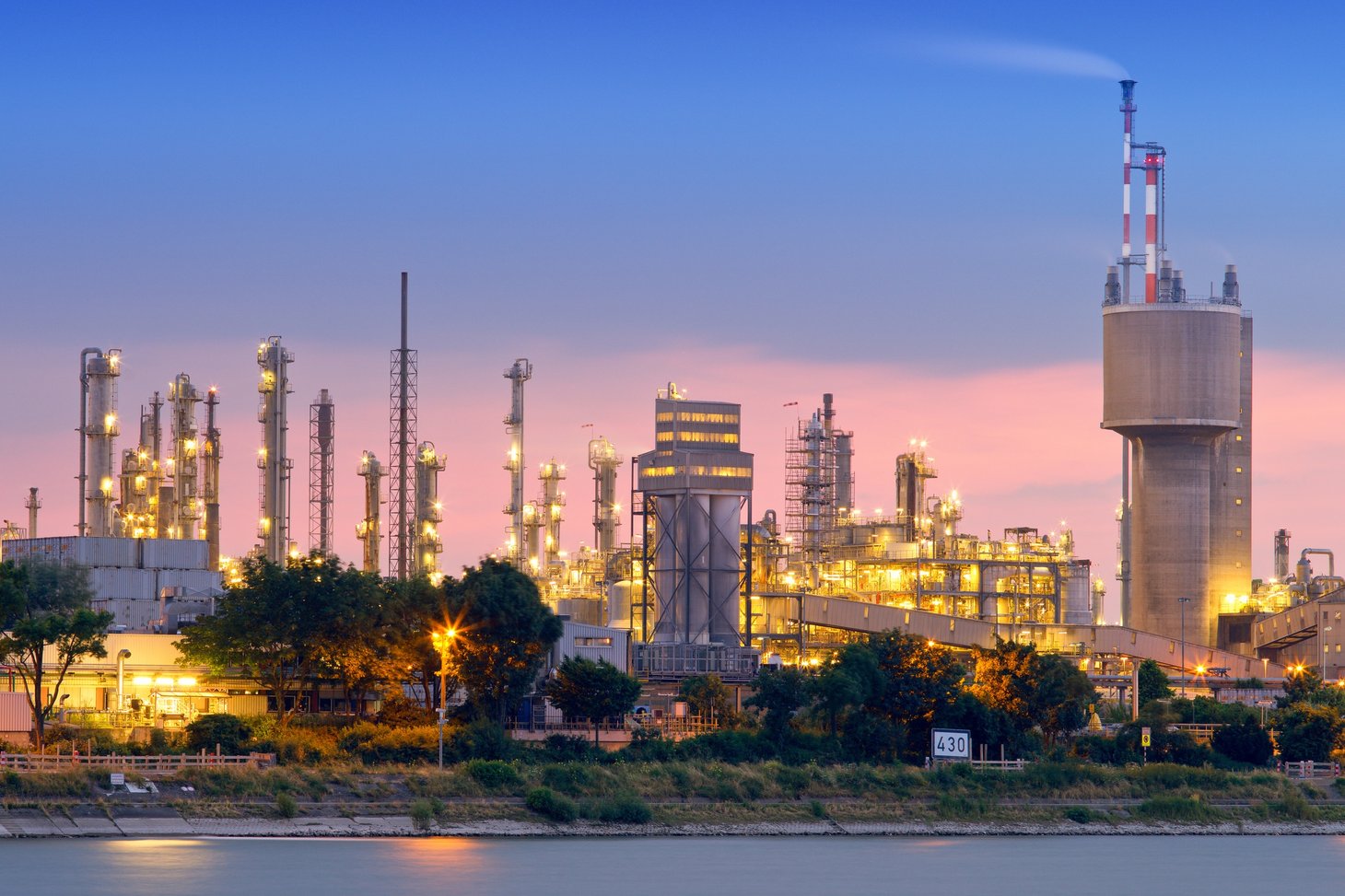 Industrial more. Petrochemistry Ulsan gra[h